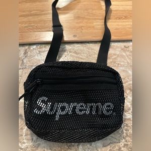 Supreme Shoulder Mesh Bag Black SS 20